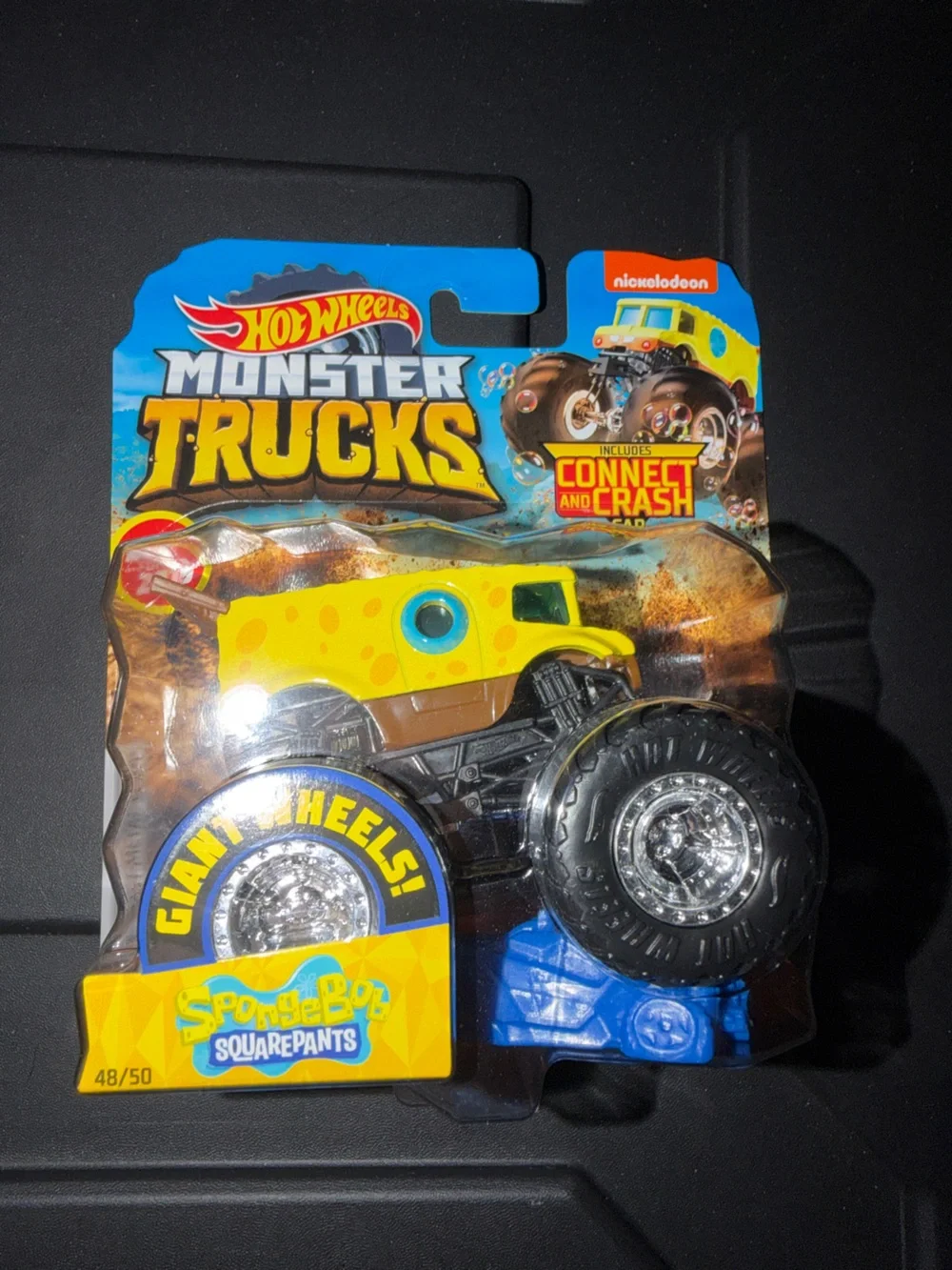 Hot Wheels Monster Trucks SpongeBob SquarePants Connect & Crash 2019 Edition NWT
